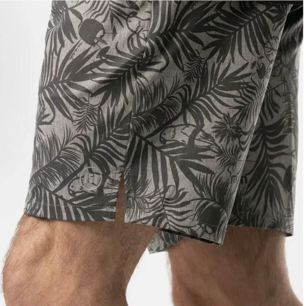 Travis Matthew Men’s Size XL Breakwater Shorts 8” Grey‎ Black Leaf Pattern